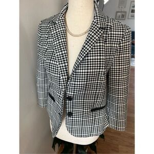 Express black and white blazer size 6 classy